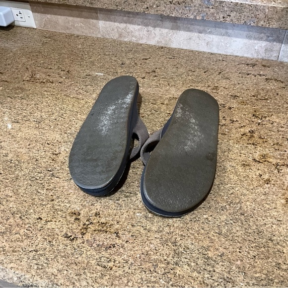 Ocean Minded Flip Flops Sz 9 Tan - Picture 4 of 4